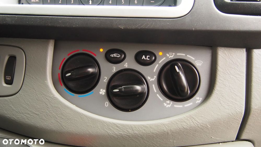 Opel Vivaro - 8