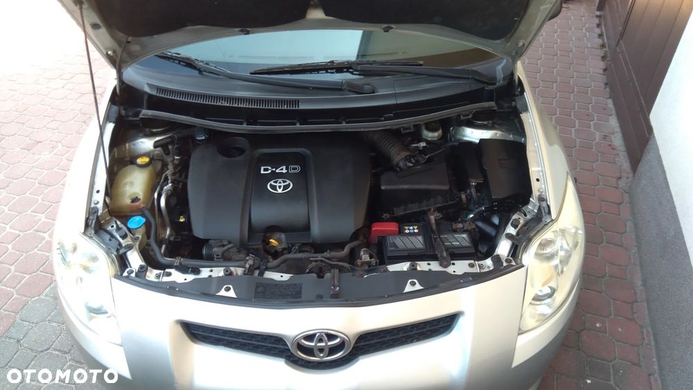 Toyota Auris 1.4 D-4D Terra - 8
