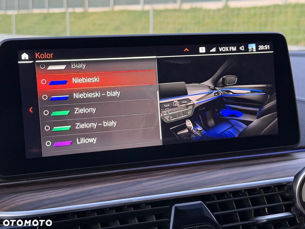 BMW Seria 5 M550i xDrive - 36