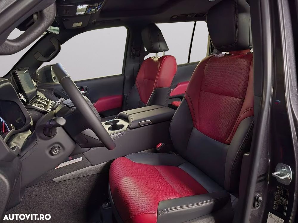 Toyota Land Cruiser 300 - 9