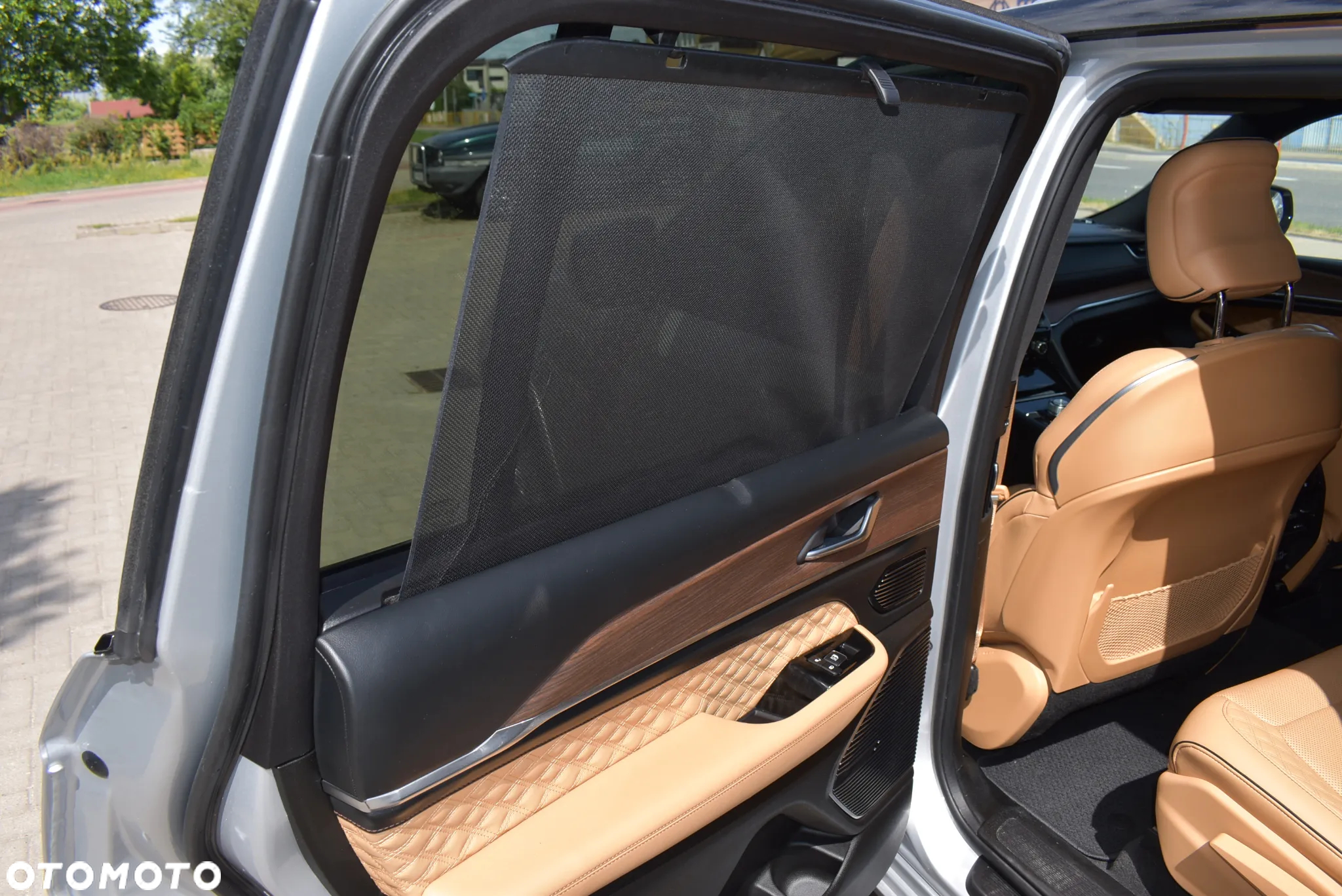 Jeep Grand Cherokee - 40