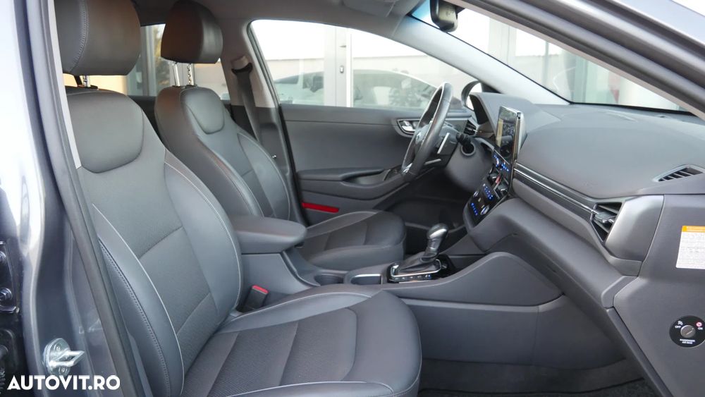 Hyundai IONIQ - 13
