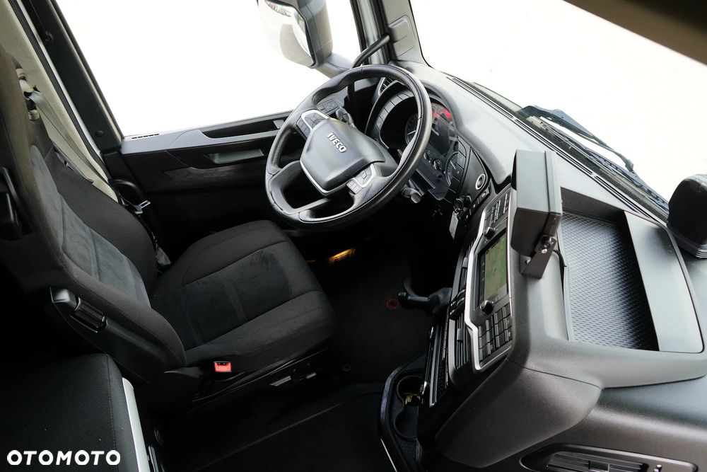 Iveco / S-WAY / 420 / E 6 / KONTENER + WINDA / 22 PALETY / RETARDER / OŚ SKRĘTNA / ROLETA - 13