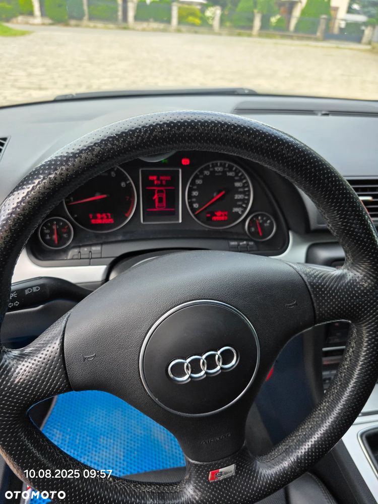 Audi A4 Limousine - 10