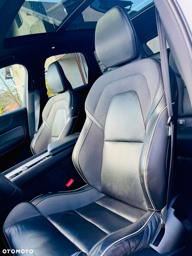 Volvo XC 60 B5 B AWD R-Design - 18