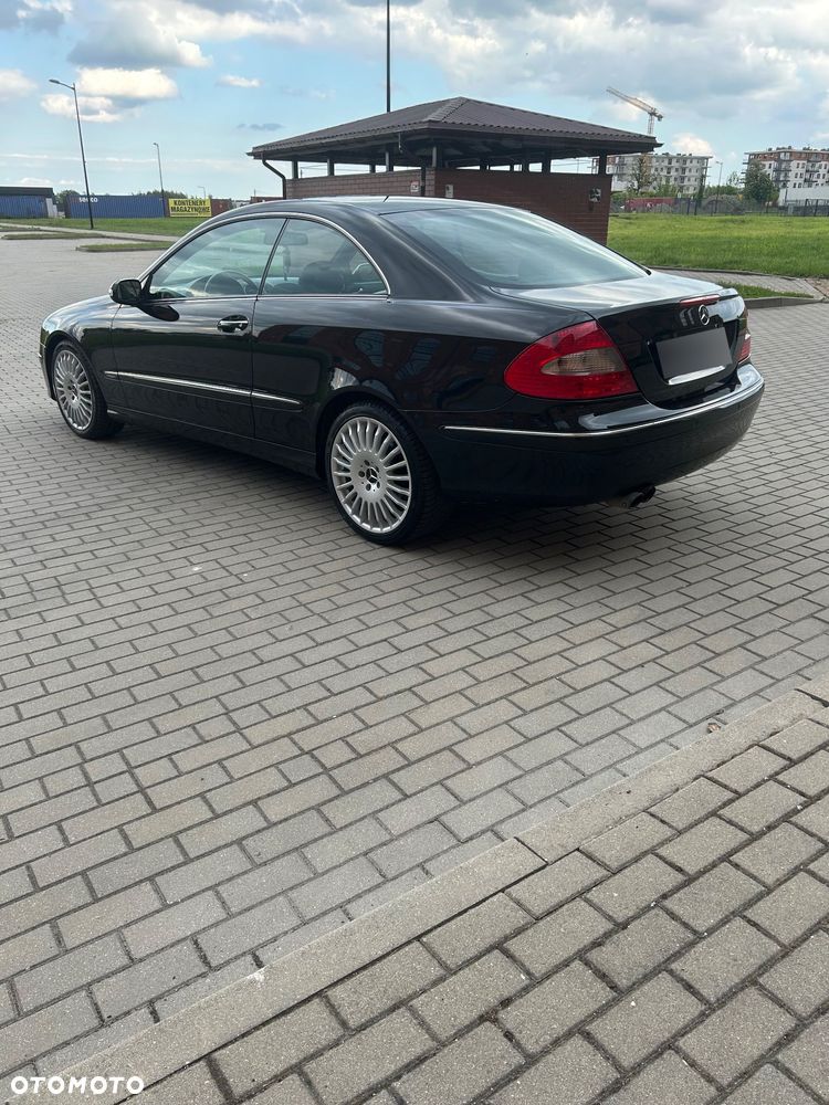 Mercedes-Benz CLK - 12