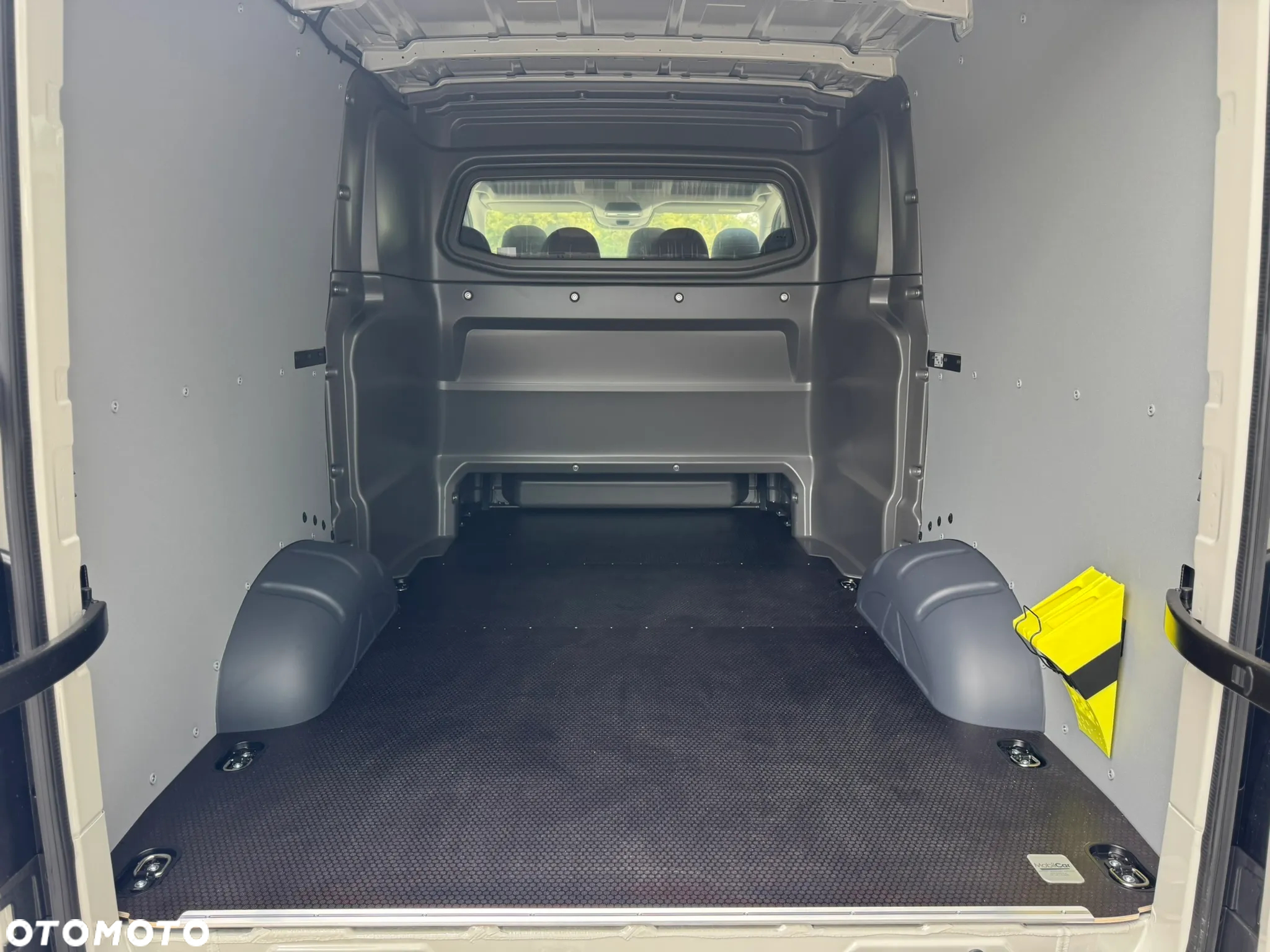 Volkswagen Crafter 35 TDI Autm 4MOTION - 8