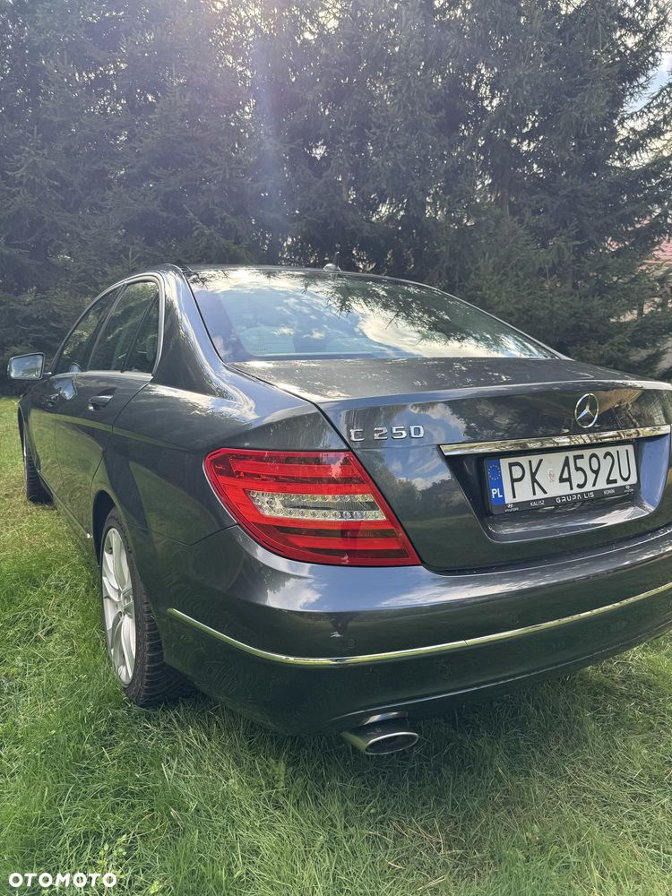 Mercedes-Benz C-Class 2012 photo 4