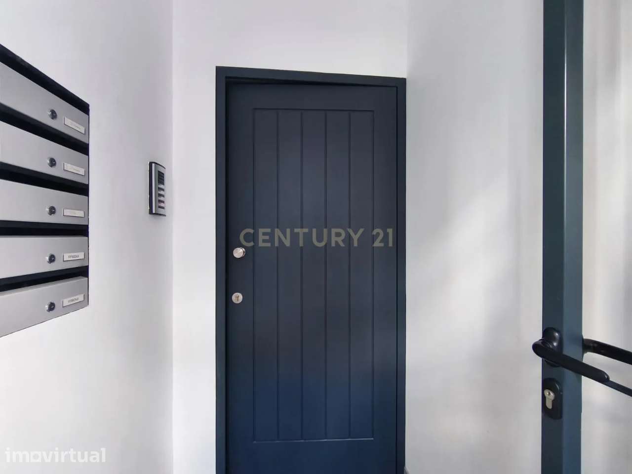 Apartamento T2 Premium de 2026 no Centro Histórico de Ponta Delgada - Grande imagem: 3/30