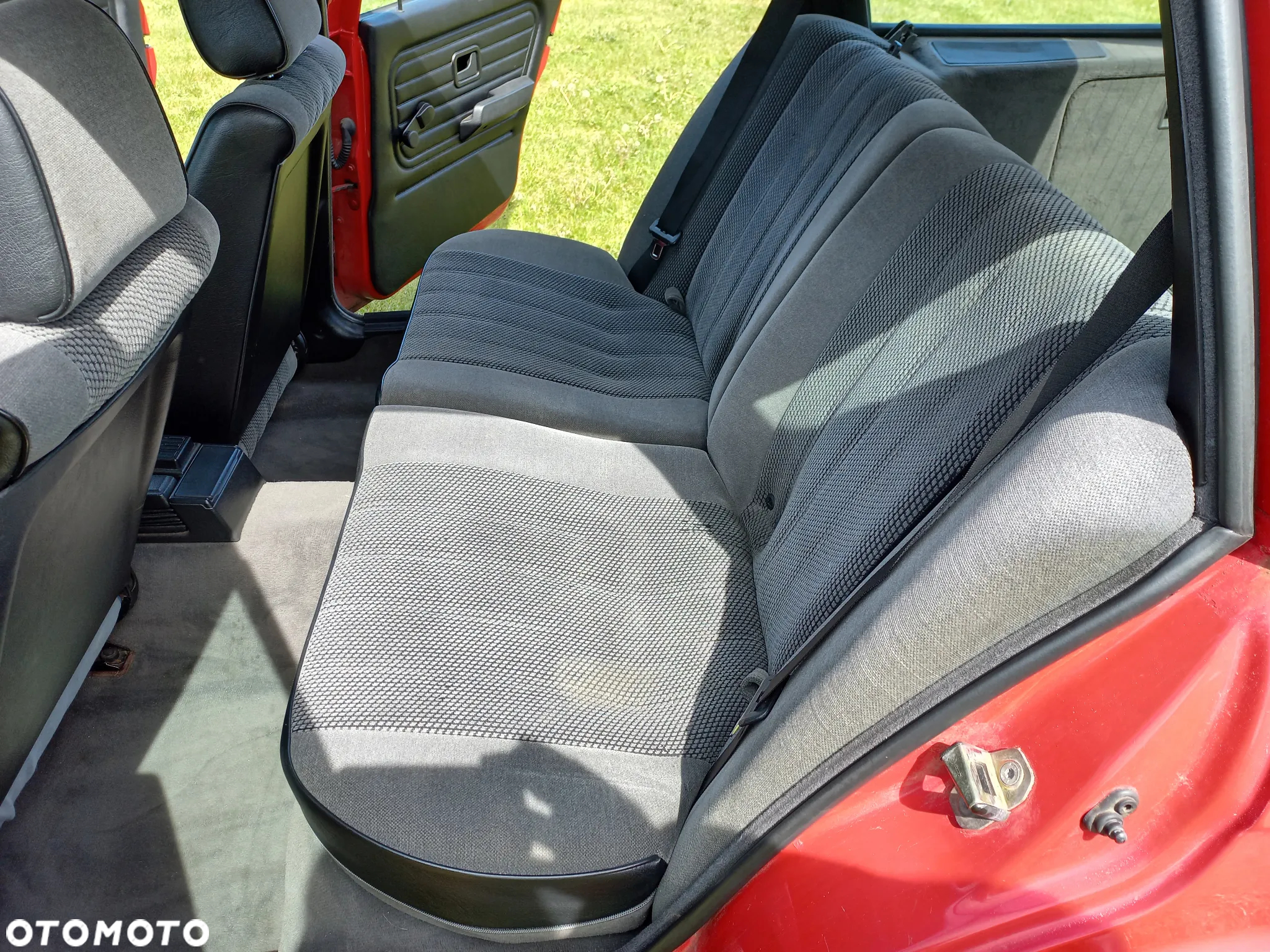BMW Seria 3 318i Touring - 23