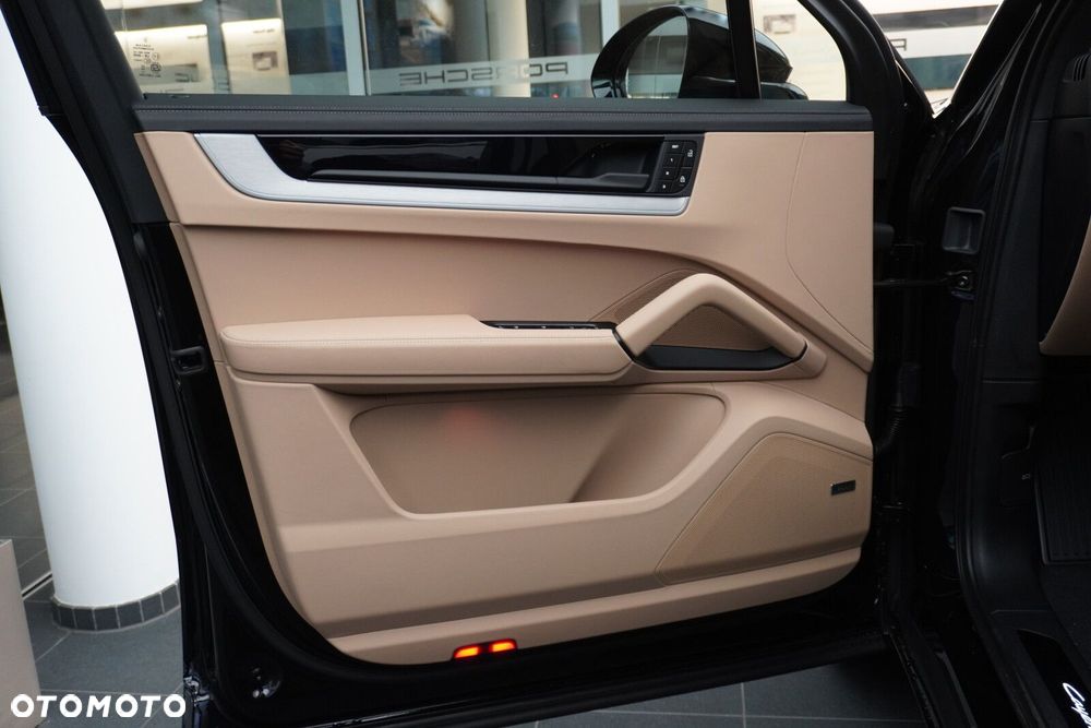 Porsche Cayenne - 10