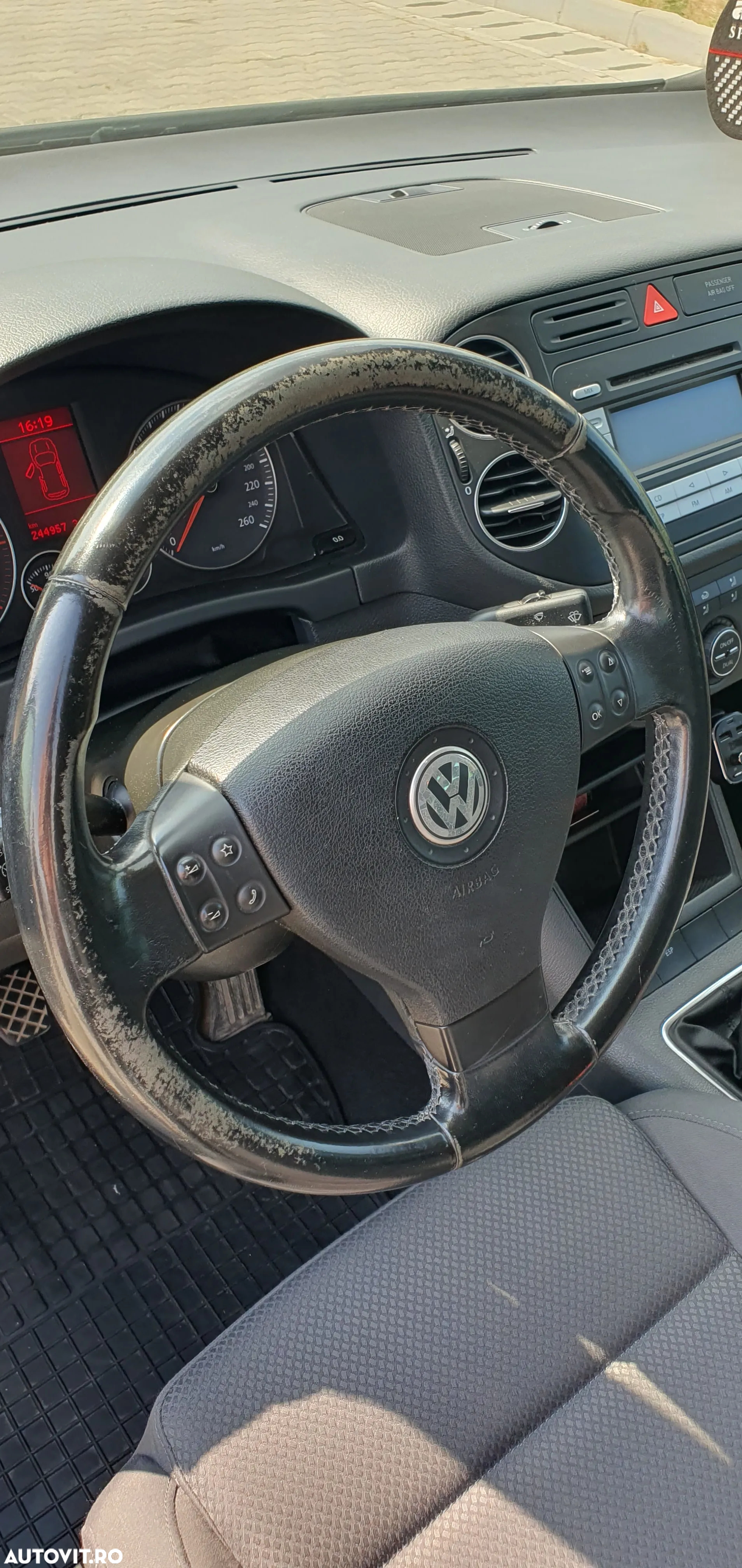 Volkswagen Golf Plus 2.0 TDI Comfortline - 6