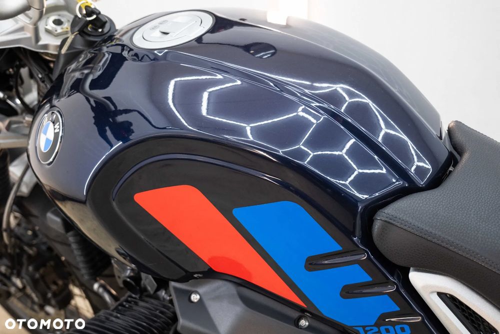 BMW R - 22