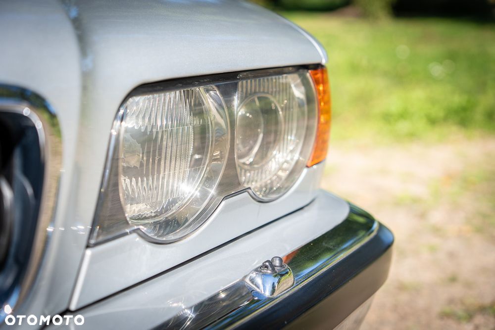 BMW Seria 7 735i - 18