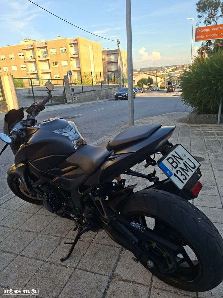 Suzuki GSX GSX_S - 4