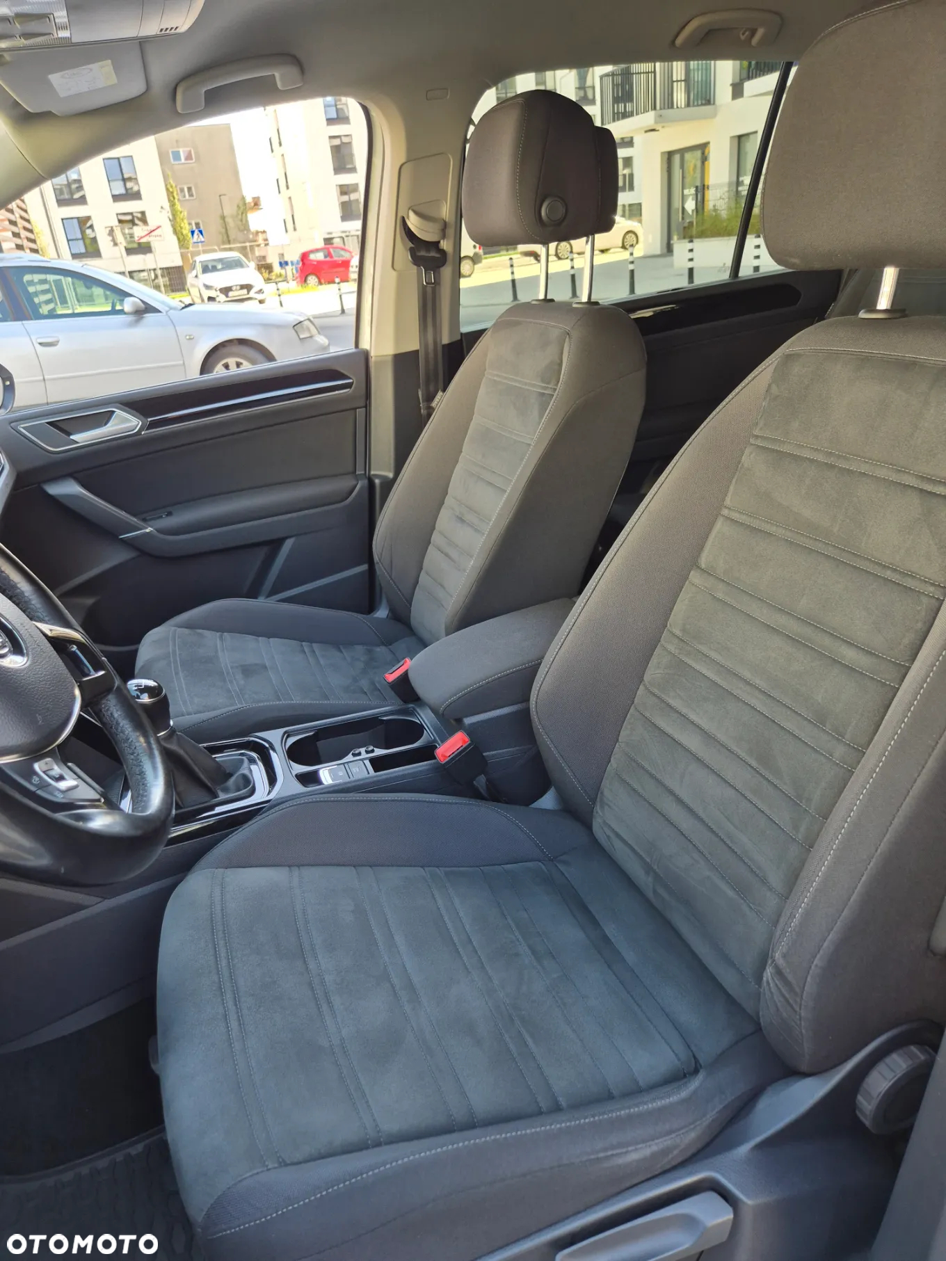 Volkswagen Touran 2.0 TDI BMT Highline - 21