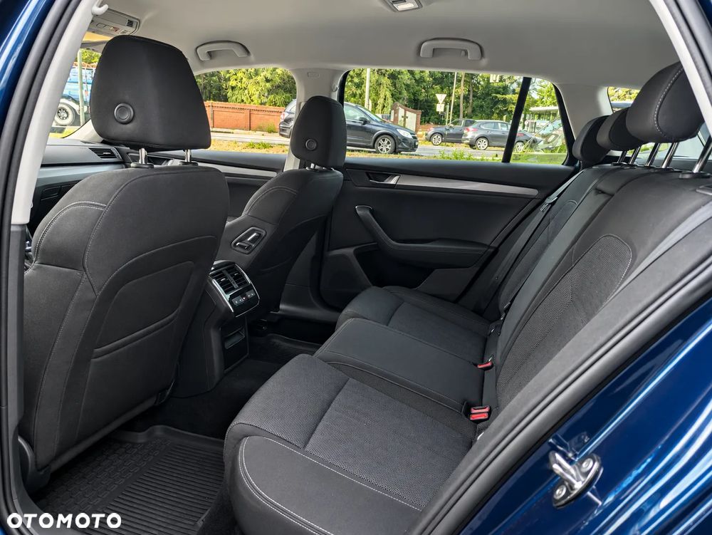 Skoda Superb 2.0 TDI SCR Style DSG - 23