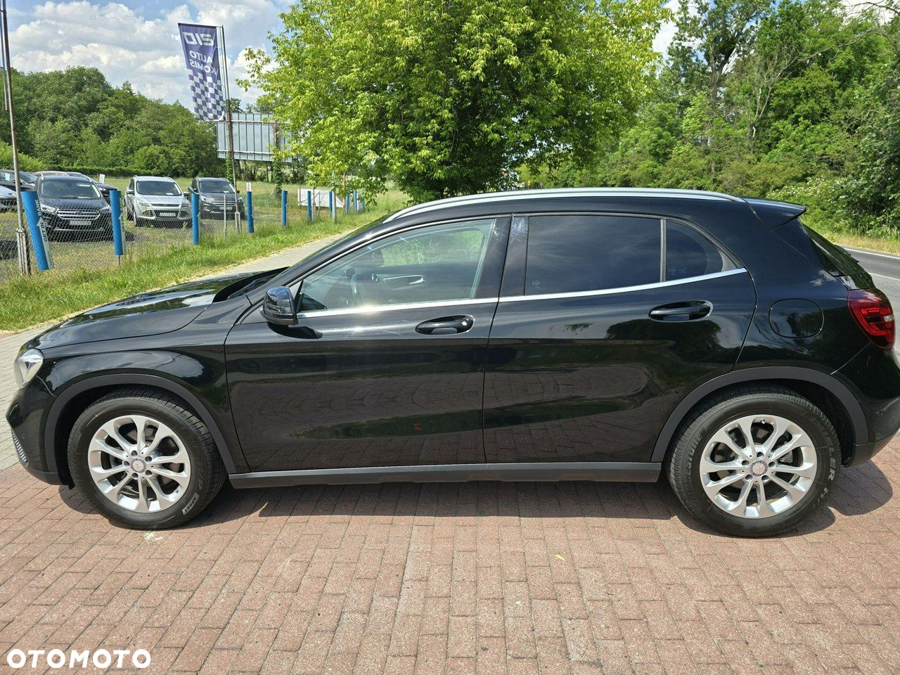 Mercedes-Benz GLA - 4