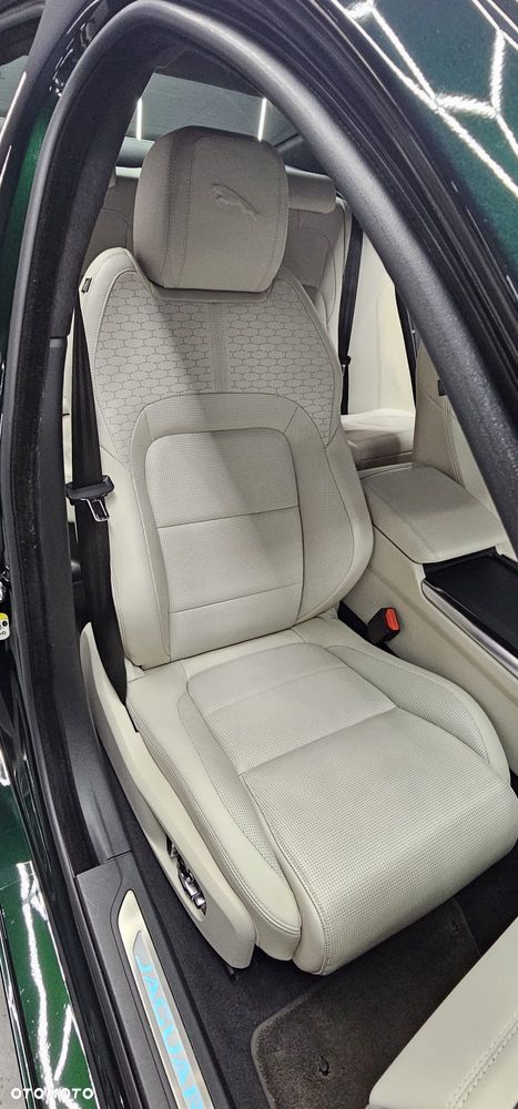 Jaguar XF 2.0 P300 AWD R-Dynamic HSE - 30