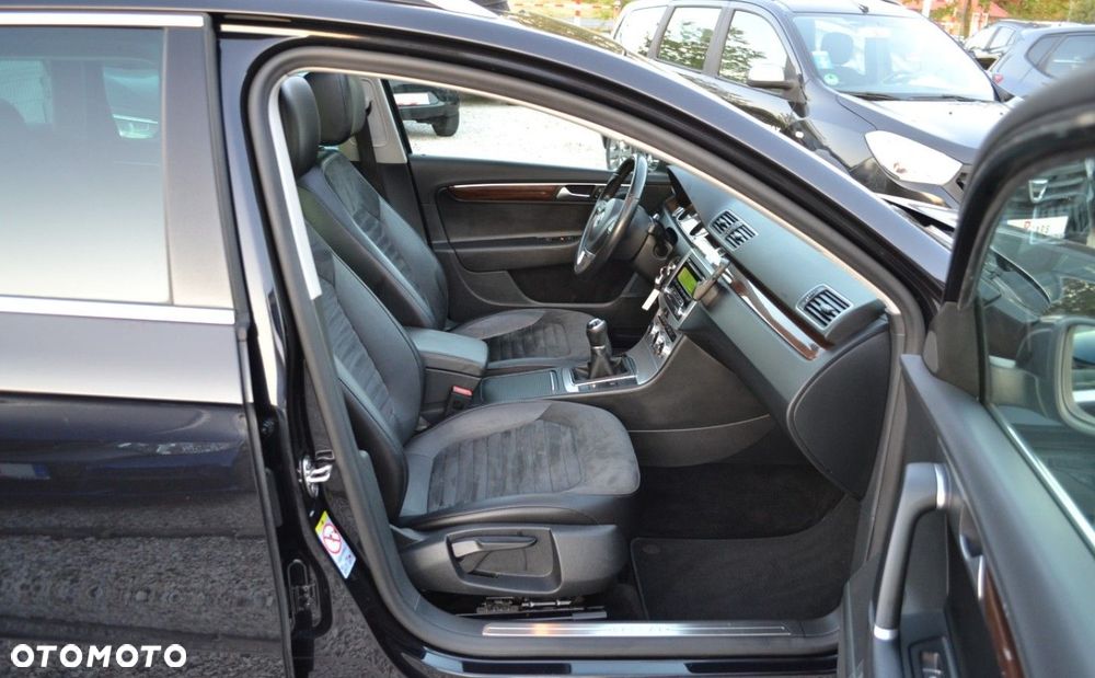 Volkswagen Passat - 32