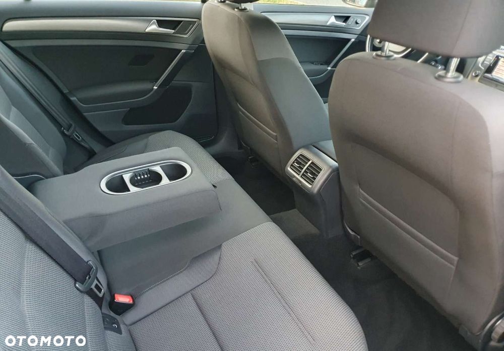 Volkswagen Golf - 11