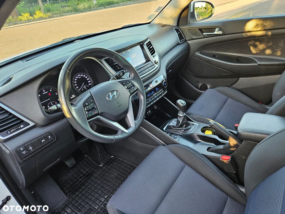 Hyundai Tucson blue 1.7 CRDi 2WD Style - 21