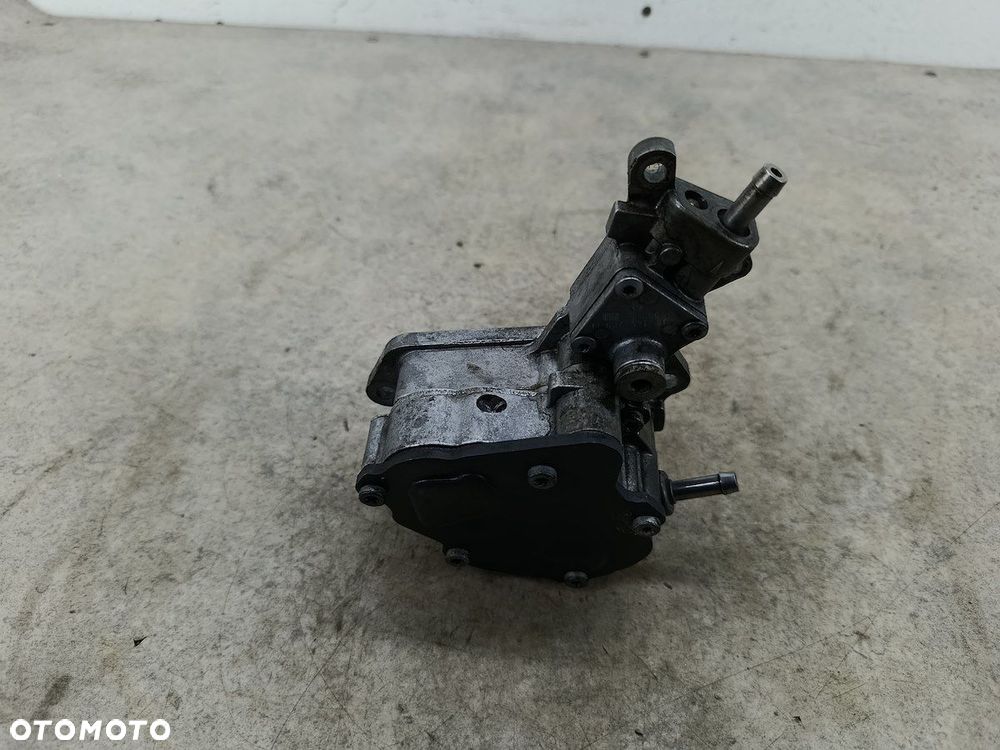 POMPA VACUM VW PASSAT B6 038145209H  LUK 2.0 TDI - 5