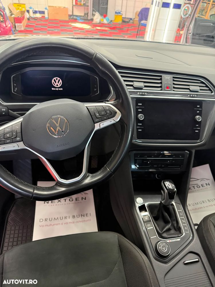 Volkswagen Tiguan 2.0 TDI 4Mot DSG Elegance - 17