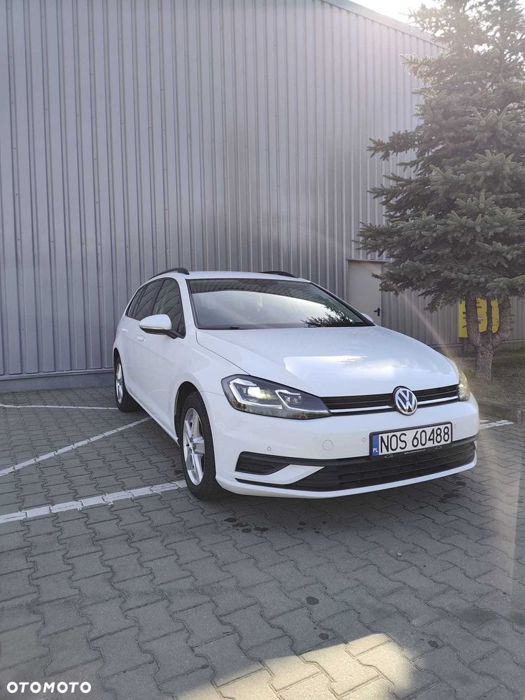 Volkswagen Golf - 1