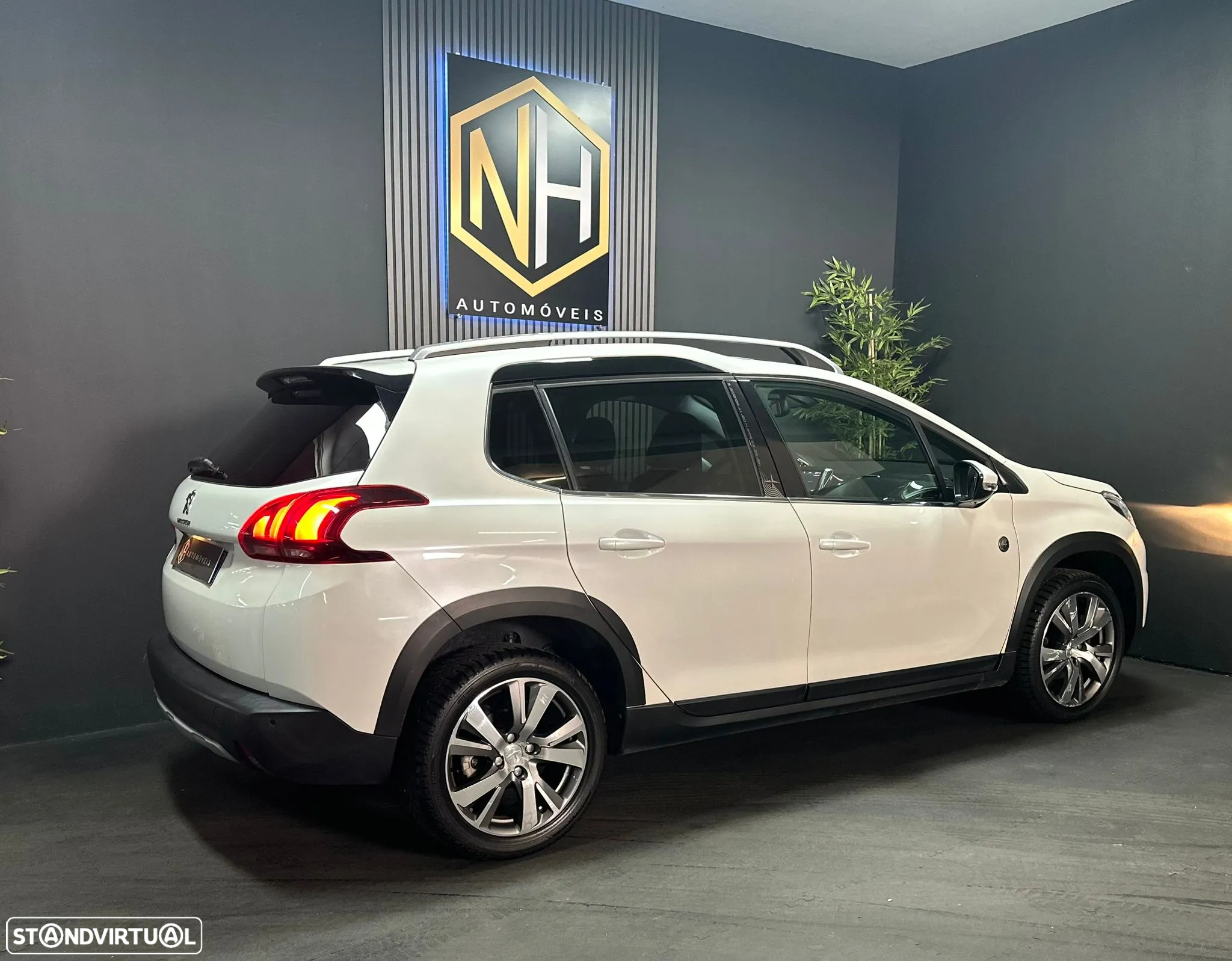 Peugeot 2008 1.2 PureTech Crossway EAT6 - 5