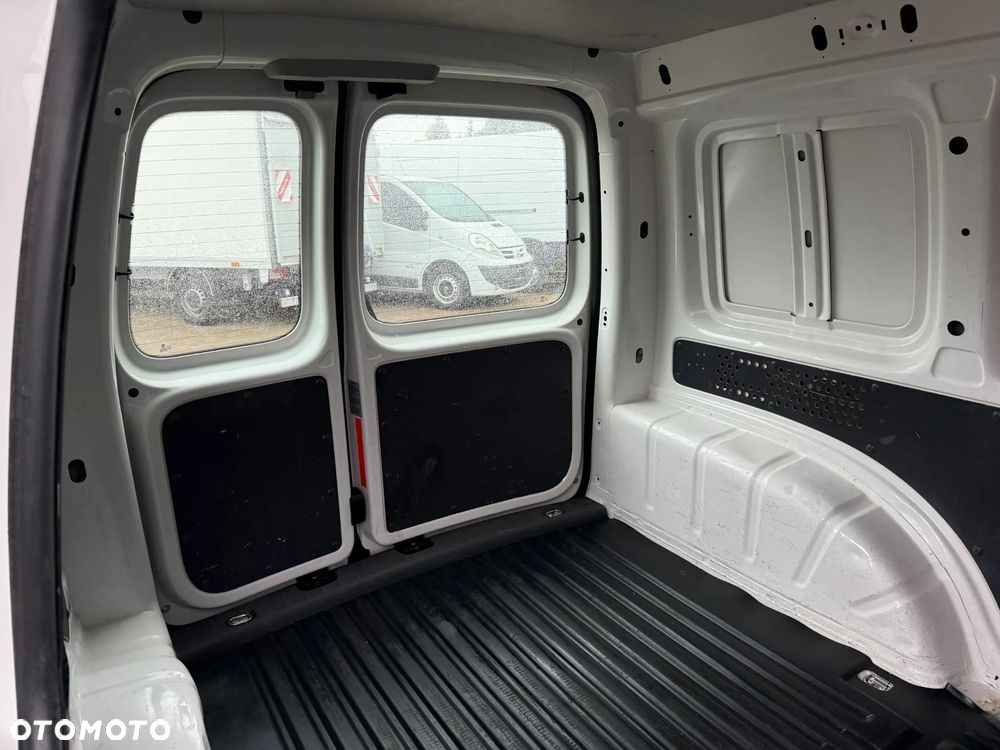 Volkswagen Caddy - 12