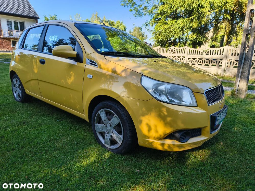 Chevrolet Aveo - 4