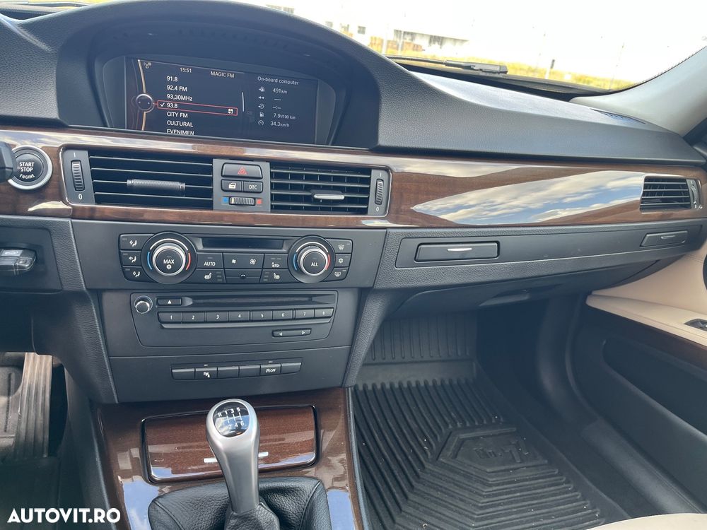 BMW Seria 3 320d - 23