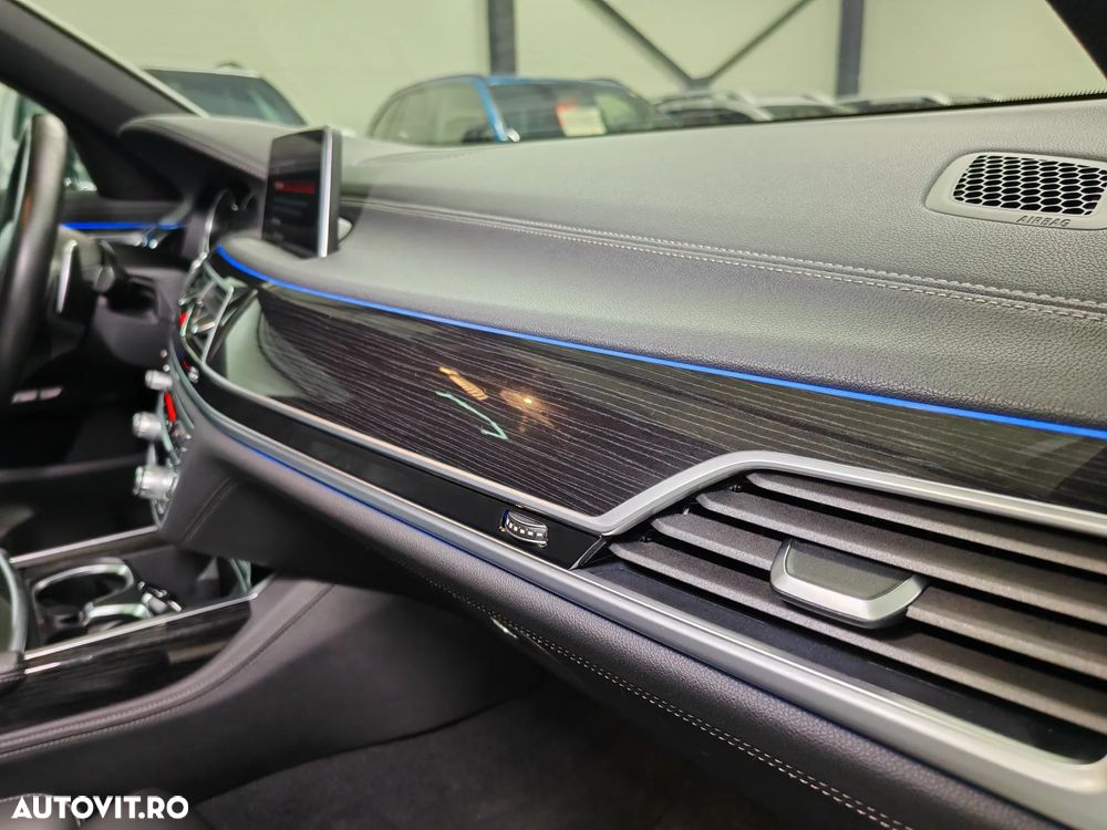 BMW Seria 7 740d xDrive - 23