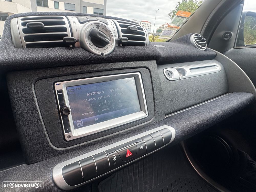 Smart ForTwo Coupé cdi softouch black&white limited dpf - 14