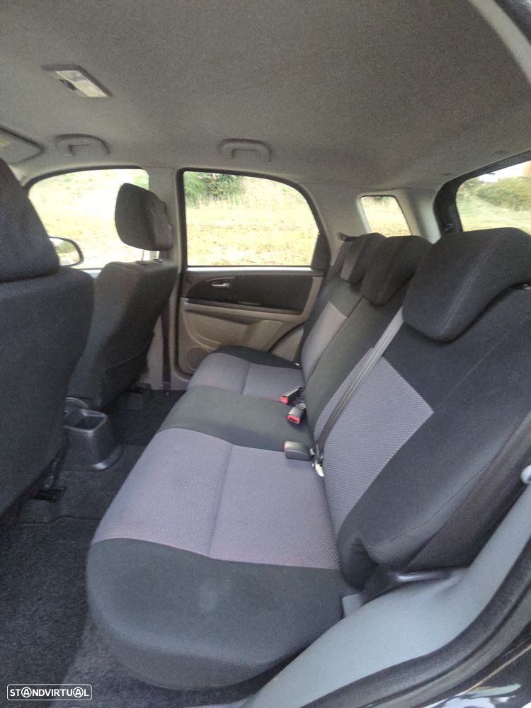 Suzuki SX4 1.5 GLX Outdoor Line - 29