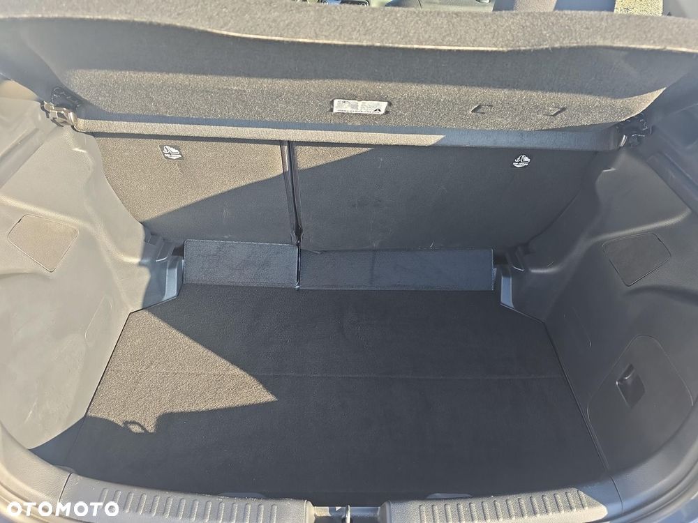 Toyota Yaris - 22