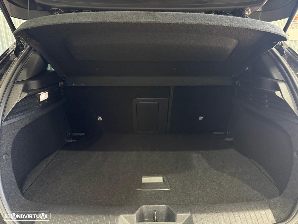 Opel Astra 1.2 T GS Line - 37