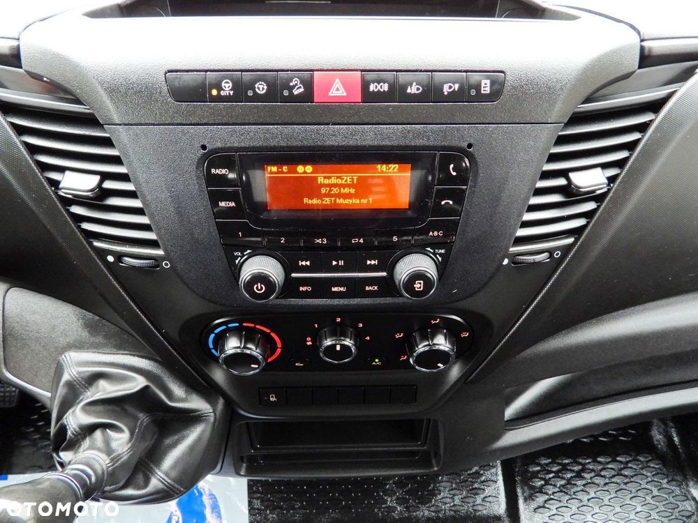 Iveco DAILY 35C16 WYWROTKA PODWÓJNA KABINA DOKA 6 MIEJSC TEMPOMAT BLIŹNIACZE KOŁA KLIMATYZACJA  160KM - 33
