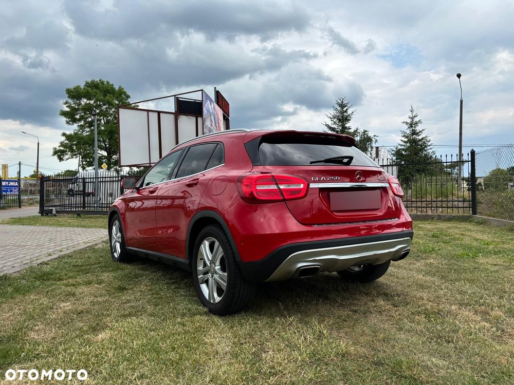 Mercedes-Benz GLA 250 4-Matic - 5