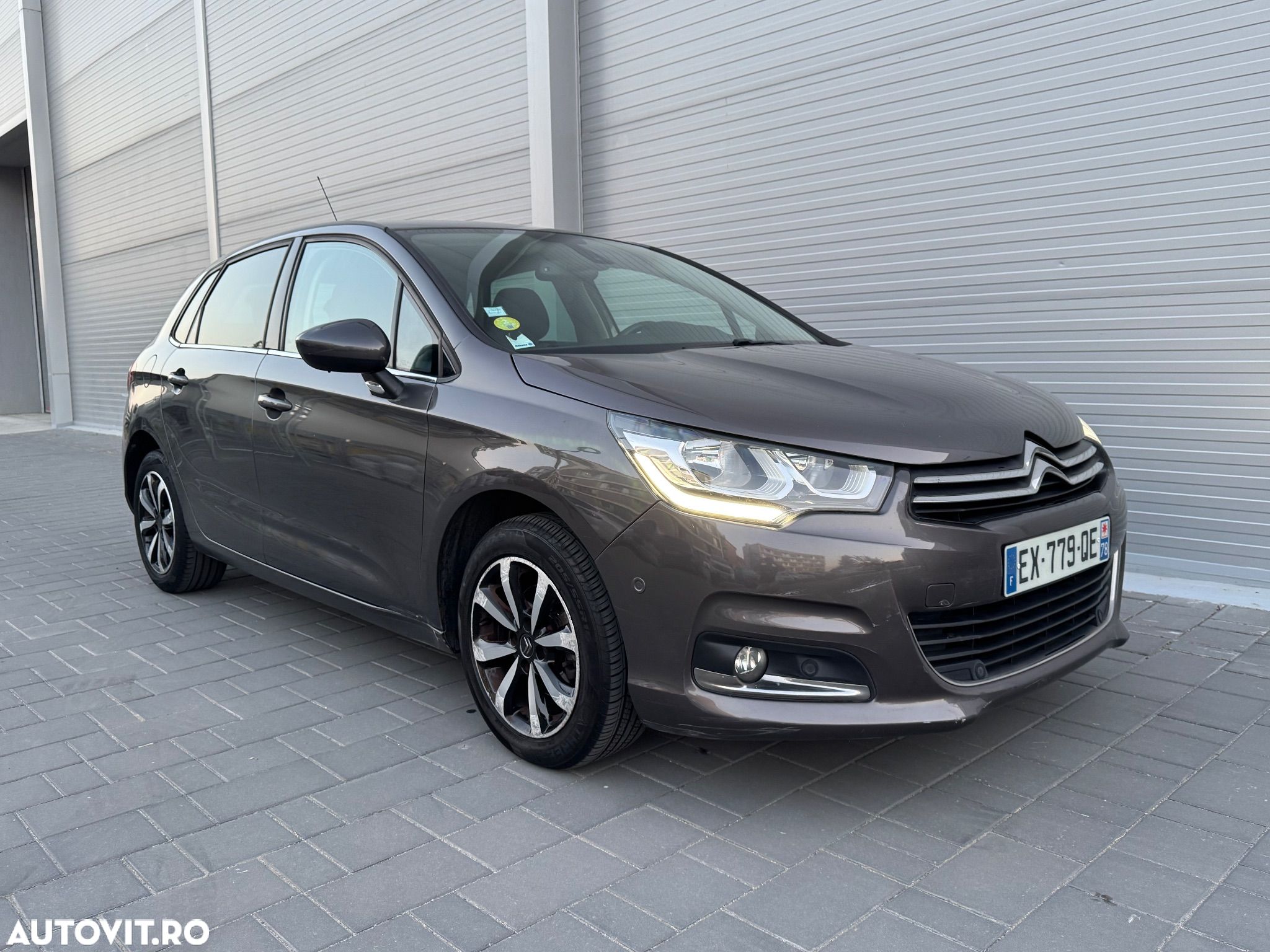 Citroën C4 BlueHDi 120 Stop&Start EAT6 Shine - 1