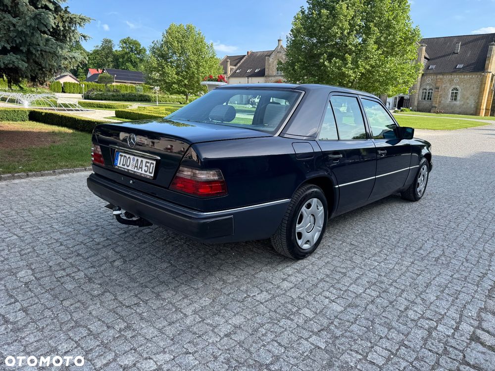 Mercedes-Benz Klasa E 220 - 5