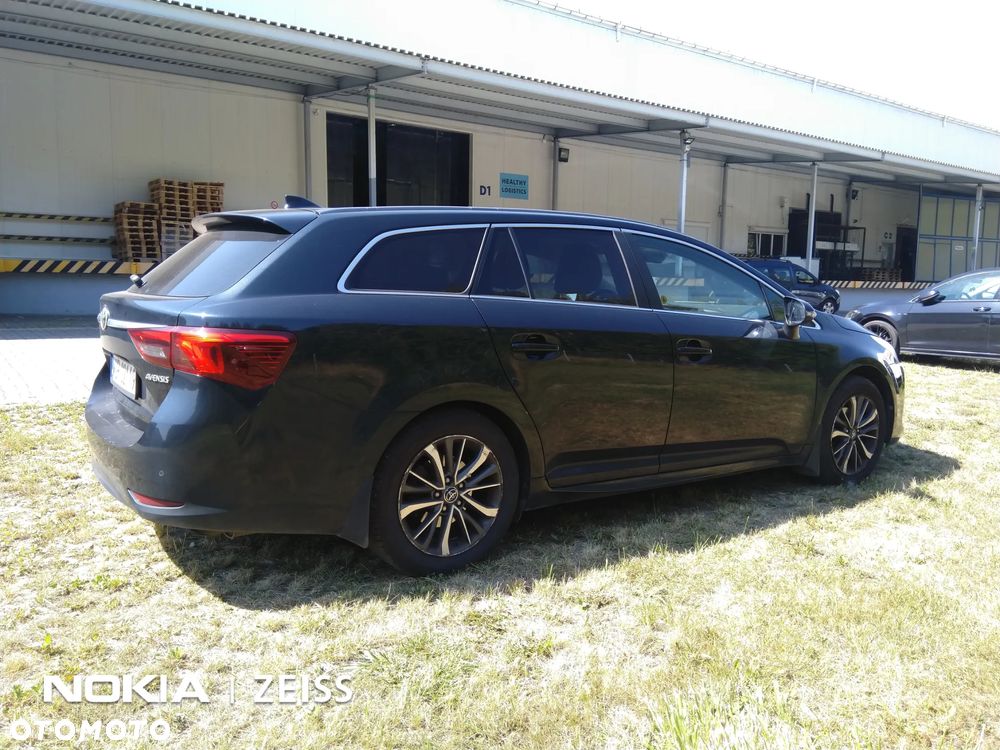 Toyota Avensis 1.8 Premium - 1