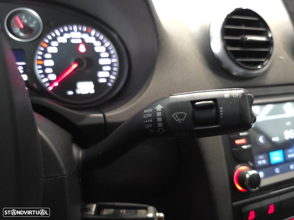 Audi A3 Sportback 1.6 TDI Attraction - 33