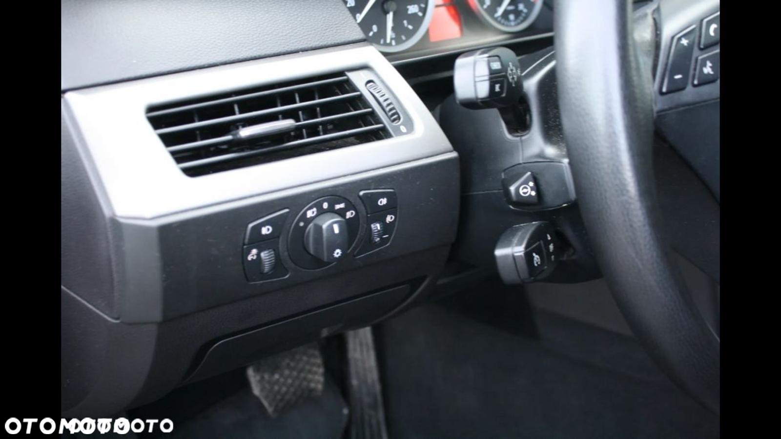 BMW Seria 5 523i - 13