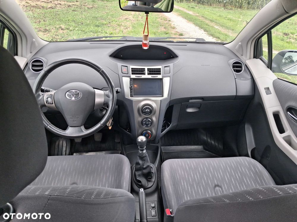 Toyota Yaris - 8