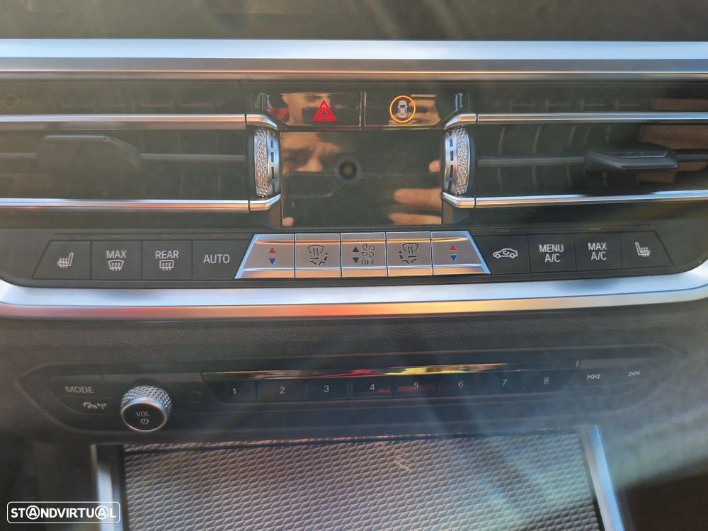 BMW 330 i Pack M Auto - 32