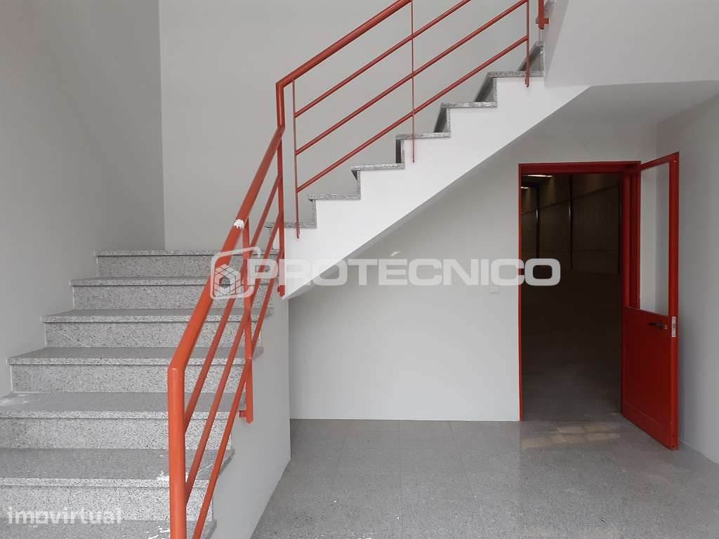 Armazém c/ 1.230m2 – Z. I. Albergaria-a-Velha - Grande imagem: 4/12