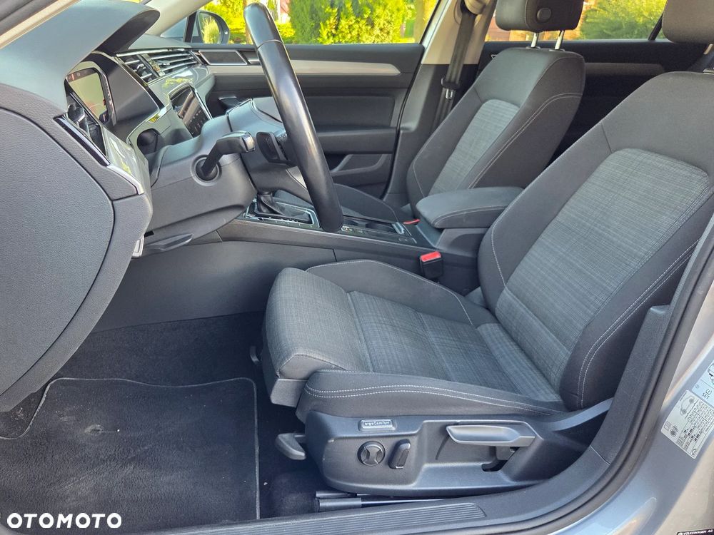 Volkswagen Passat - 13