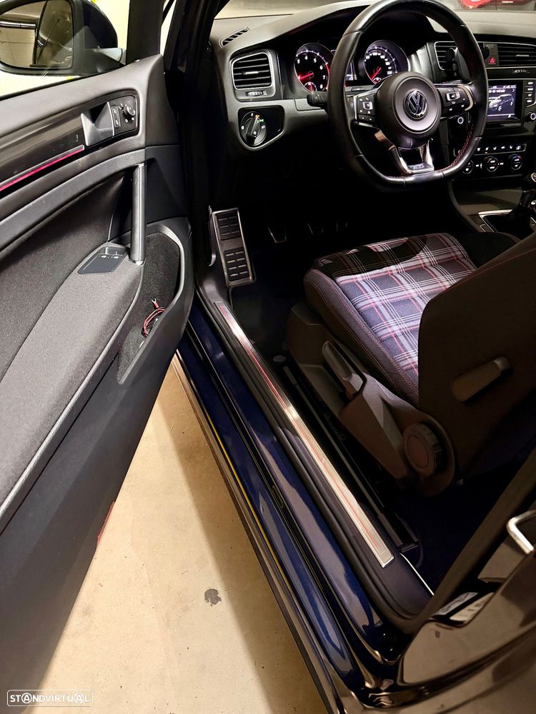 VW Golf GTI Performance BlueMotion - 12
